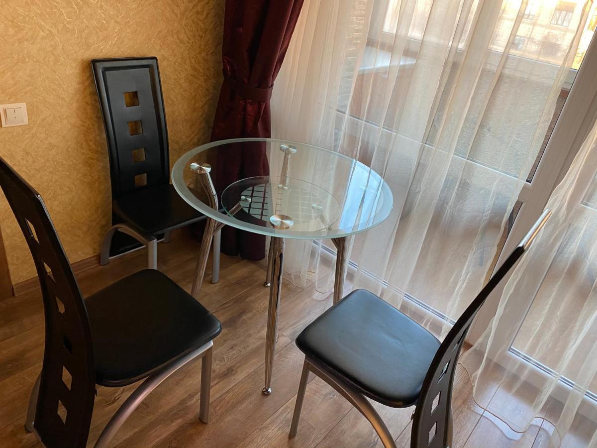 New Apartments With Panoramic Views On Avenue Nauky Kharkiv Bagian luar foto